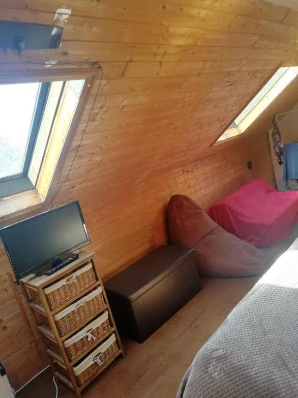 Cozy Loft In Bushey, 20 Mins By Train To Euston London Apartment Exterior photo